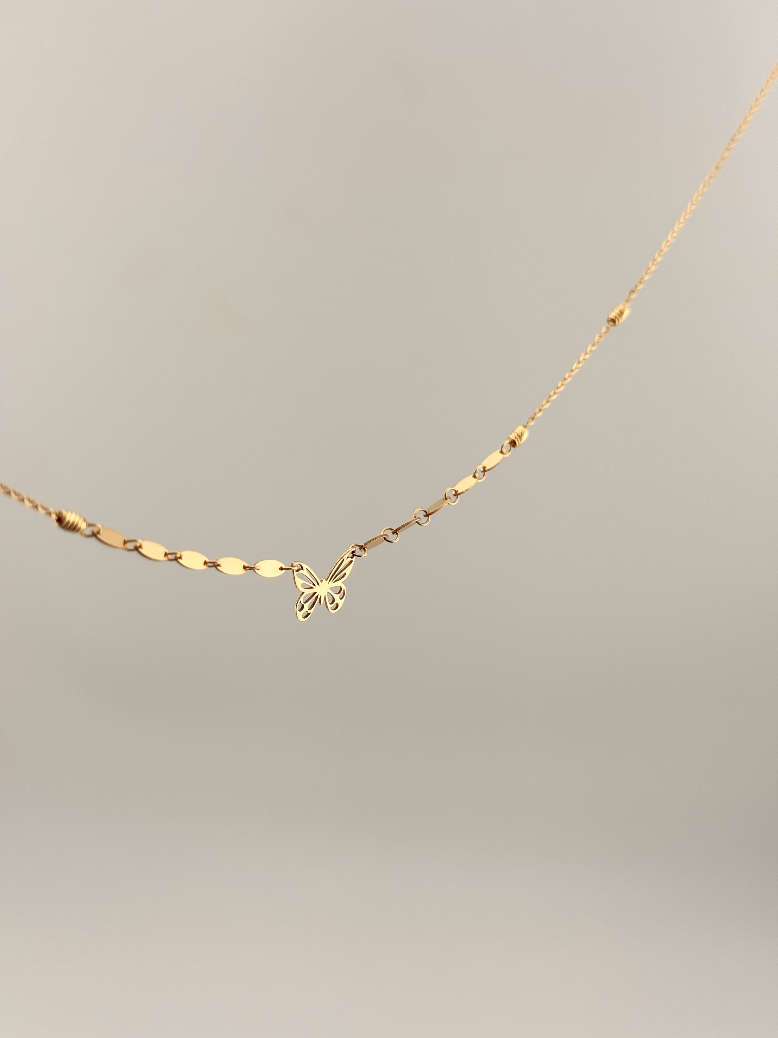 گردنبند پروانه ای
